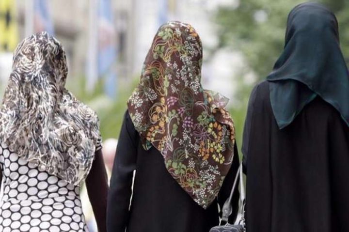 آیا حجاب در اسلام اجباری است؟