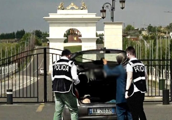 پلیس آلبانی کنترل مقر منافقین را در دست گرفت