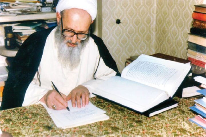 داستان خروج علامه حسن زاده آملی از دین و ورود دوباره