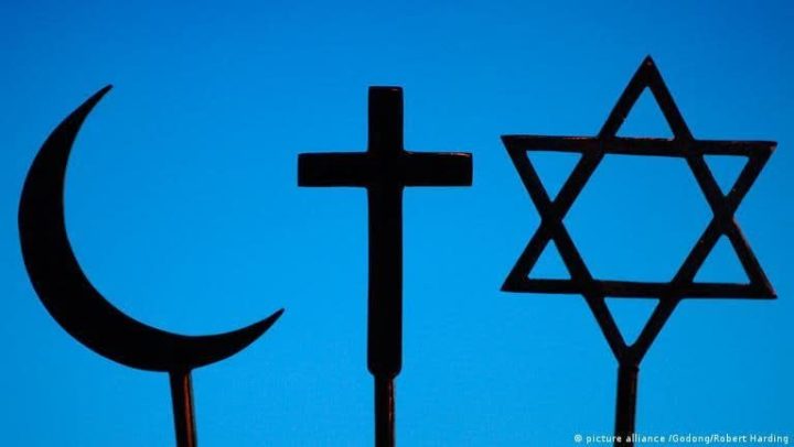 سه دین بزرگ جهان در حال جنگ با هم، خدایا ما را از دست پیروانت نجات بده!