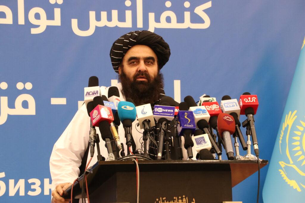 طالبان سه کشور همسایه افغانستان را به حمایت از داعش متهم کرد