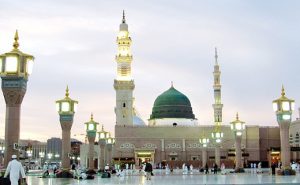 ردّ ابن تیمیه در مورد شد رحال و سفر به قصد زیارت.