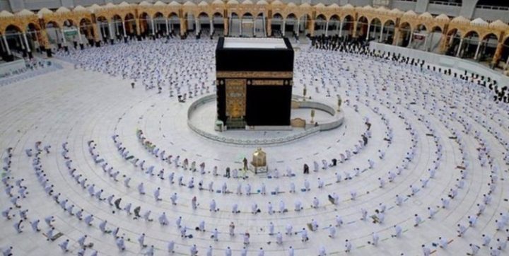 فاصله گذاری اجتماعی در حرمین شریفین از سر گرفته شد عکس