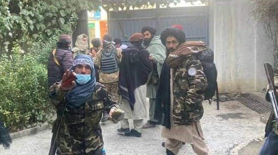بازرسی خانه به خانه طالبان غیر قانونی با انگیزه قومی 
