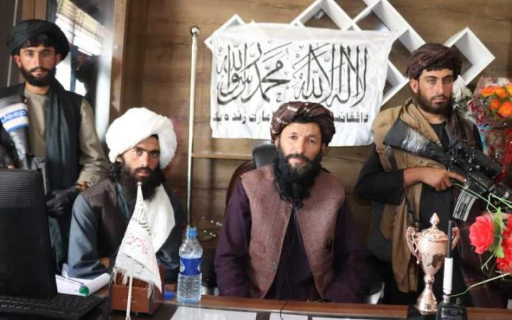 طالبان: مخالفان را گردن می‌زنیم!