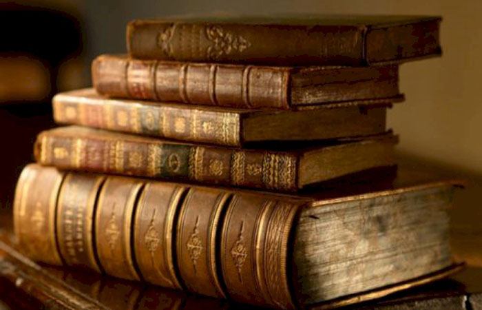 دلیل تفاوت نسخه های مختلف کتاب های فرقه بهائیت