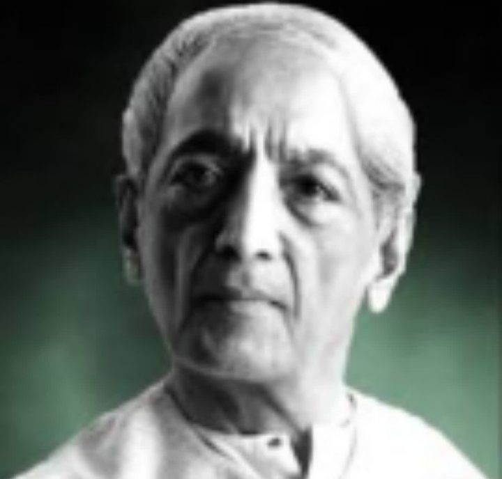 اساس باورهای کریشنا مورتی را تناسخ و کرمه تشکیل می‌‏دهد