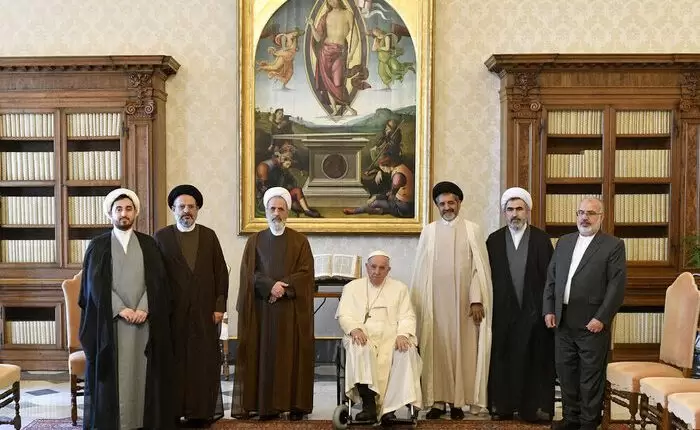 پیام رهبر معظم انقلاب به پاپ فرانسیس ابلاغ شد