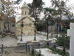 داستان جالب گورستان کاتولیک ها در محله دولاب تهران