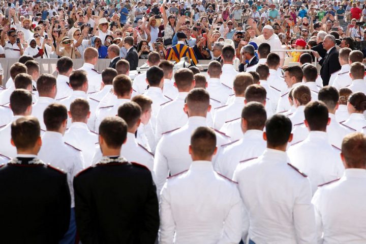 پاپ: از کشتار مسیحیان یسوعی در مکزیک شوکه هستم