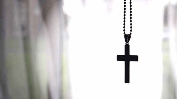 مبشرین در ظاهرِ کبوتر اما در باطنِ مار