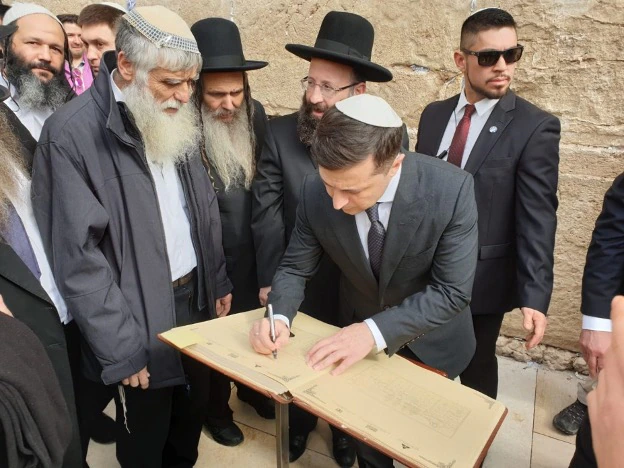 کرملین برای بدنام کردن اوکراین به یهود ستیزی متوسل می شود