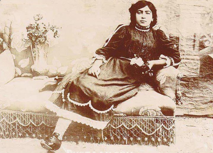 اولین بی‌حجاب ایران، طاهره قره العین بهایی بود