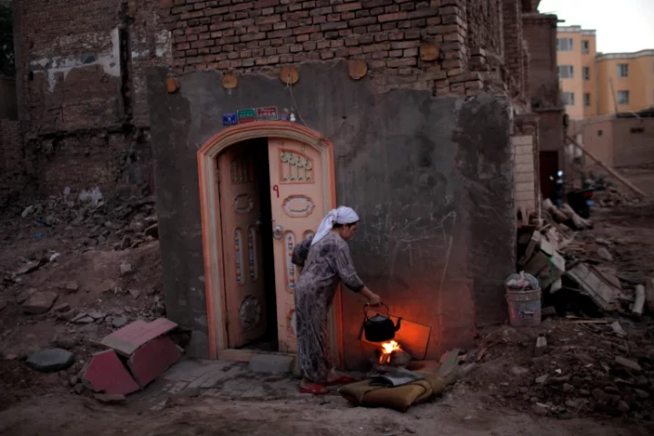 در مورد گزارش مسلمانان اویغور به شدت تحت فشار هستم