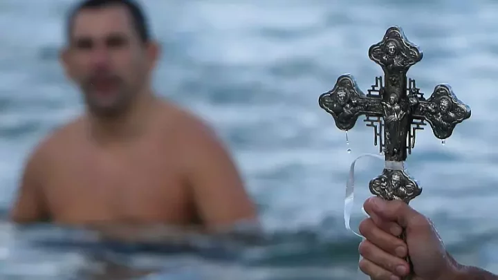 برگزاری مراسم عشای ربانی در دریا