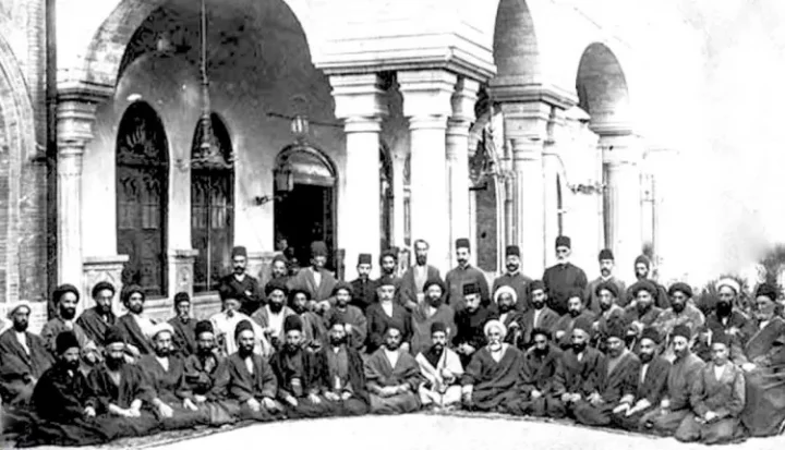 نقش سیاستمداران قاجار در پیشرفت بابیت