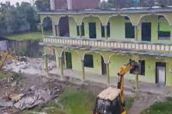 تخریب مدرسه مسلمانان در هند