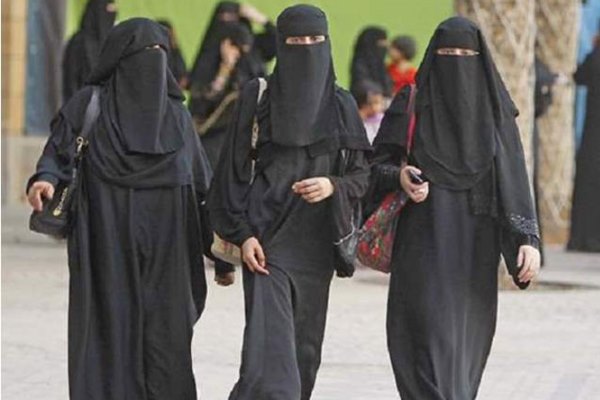 ۱۰۰۰ دلار جریمه در انتظار زنان برقع پوش