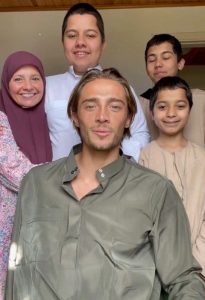 ستاره فرانسه مسلمان شد