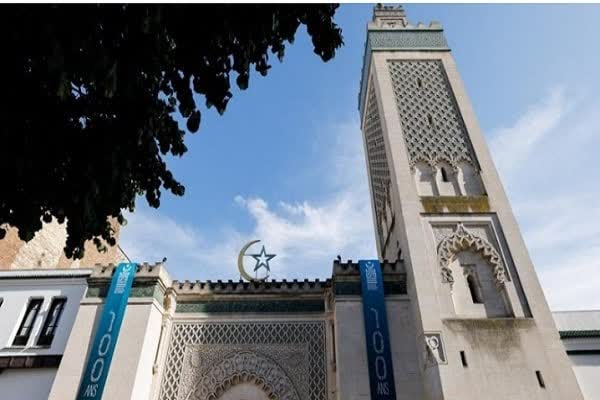 میزبانی مسجد جامع پاریس از مشعل المپیک