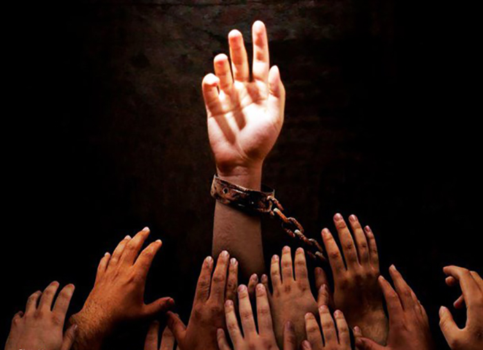 عقل گرایی در برابر فرقه گرایی