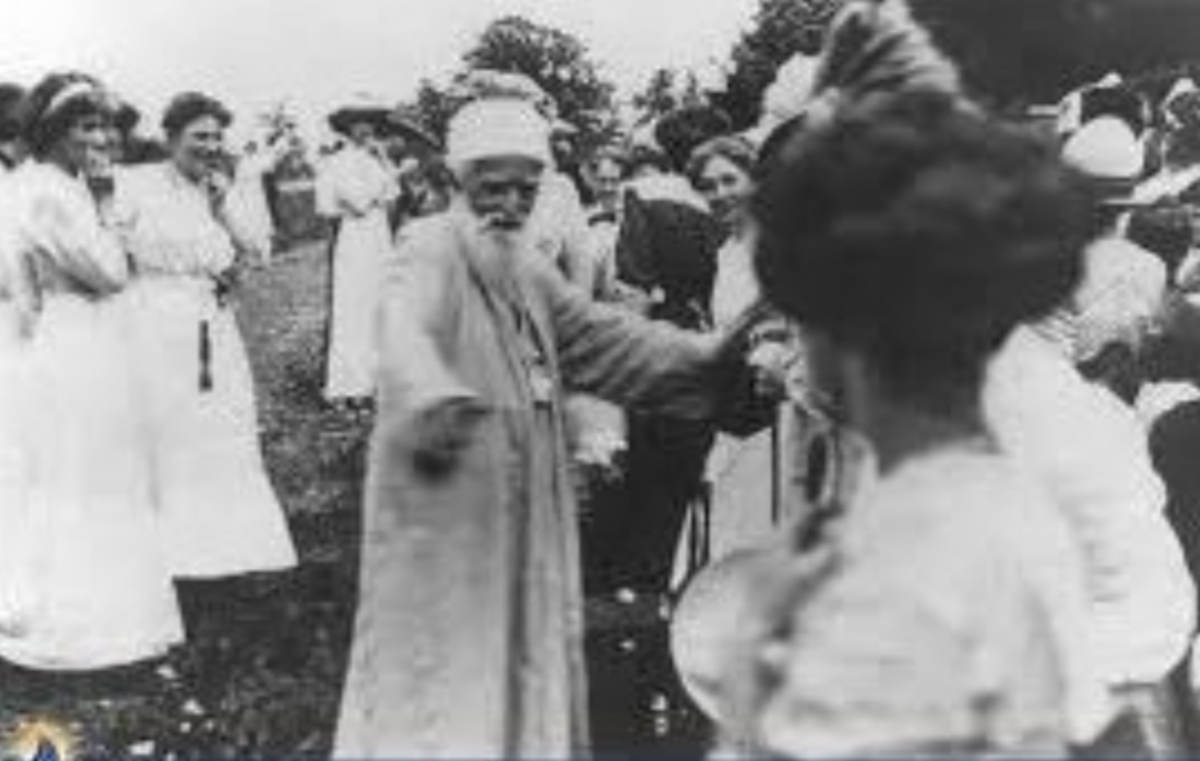 بانیان فرقه بهائیت آغازگر کشف حجاب