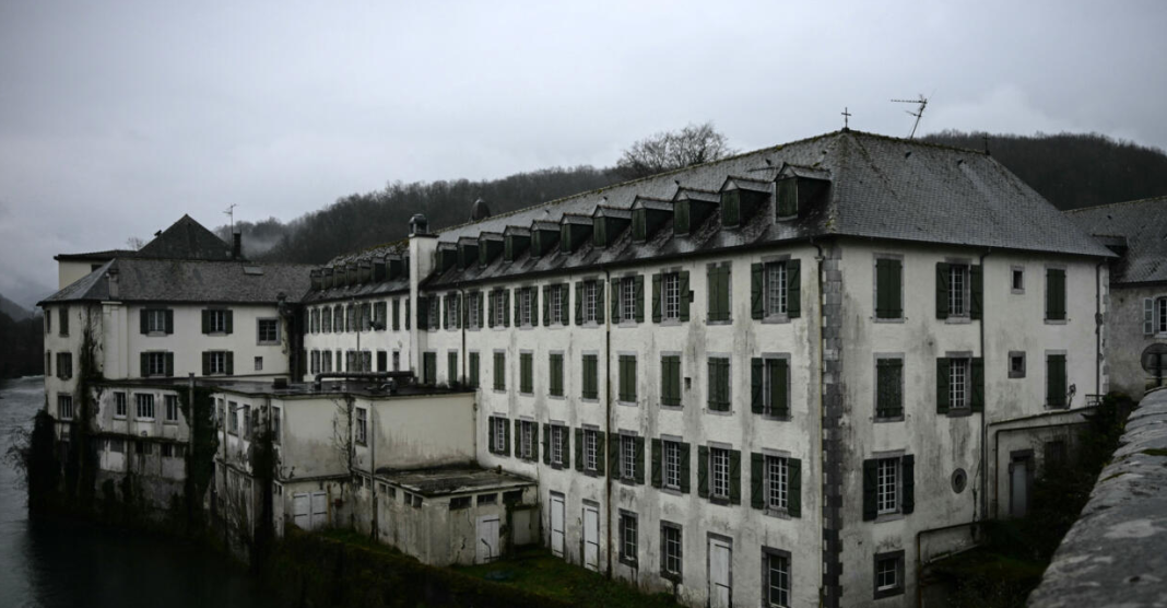 نادیده گرفتن گزارش آزار های جنسی در یک مدرسه کاتولیک